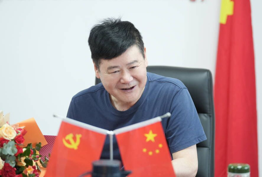 D657